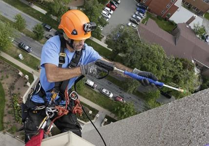 high rise window cleaning and caulking
